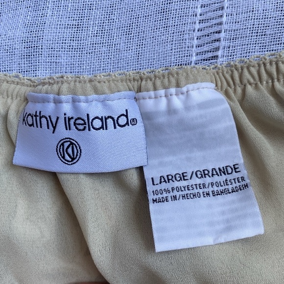 Kathy Ireland Y2k Paisley Print Skirt in Beige. - Picture 5 of 10